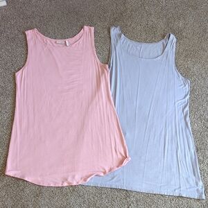2 LOGO By Lori Goldstein Tank Tops Pink And Lavender